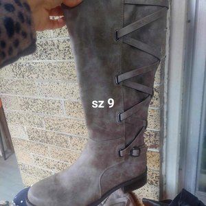 Knee High Boot Sz9 NEW Taupe